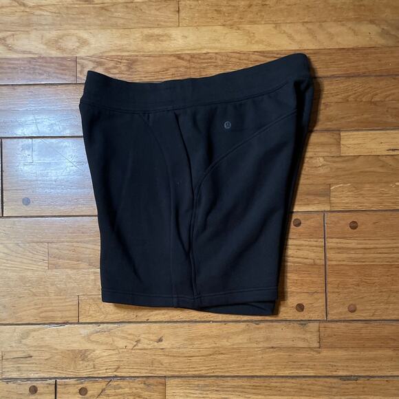 Lululemon Scuba High-Rise Short 5" - Picture 3 of 16